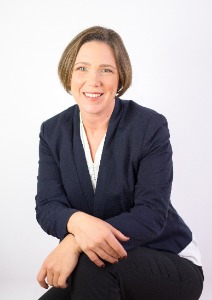 Dr Katharina Turecek